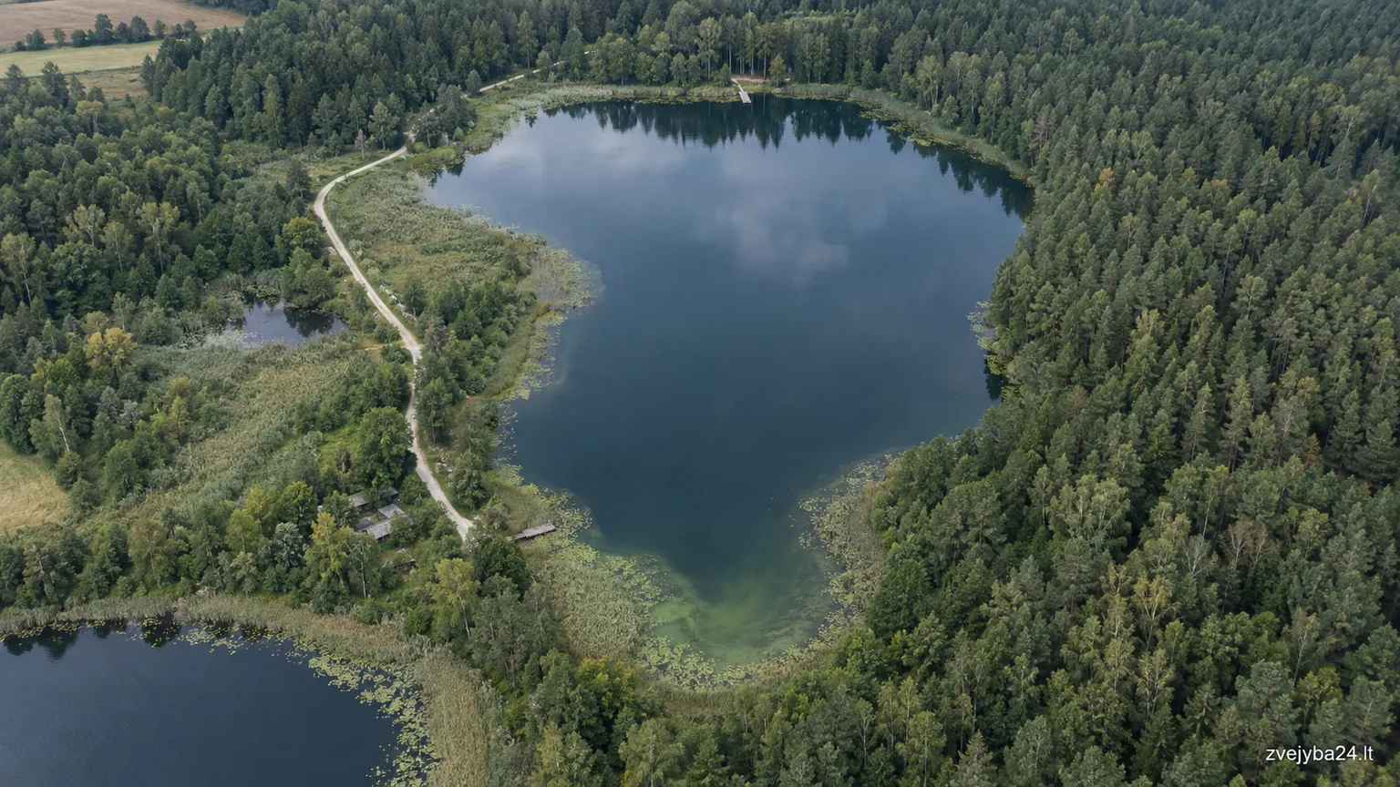 ežeras Mergelės Akelės